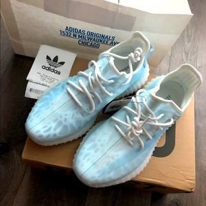 YEEZY Boost 350 V2 Mono Ice 9